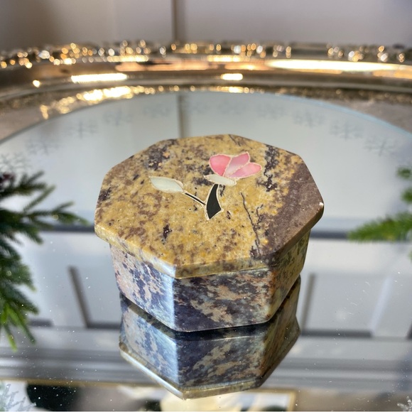 Vintage Marble Octagon with Mother of Pearl Inlay Trinket Box Jewelry Box - Picture 2 of 9